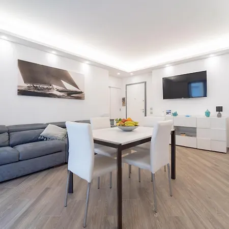 Apartment La Finestra Sul Porto Di Con Parcheggio Privato *